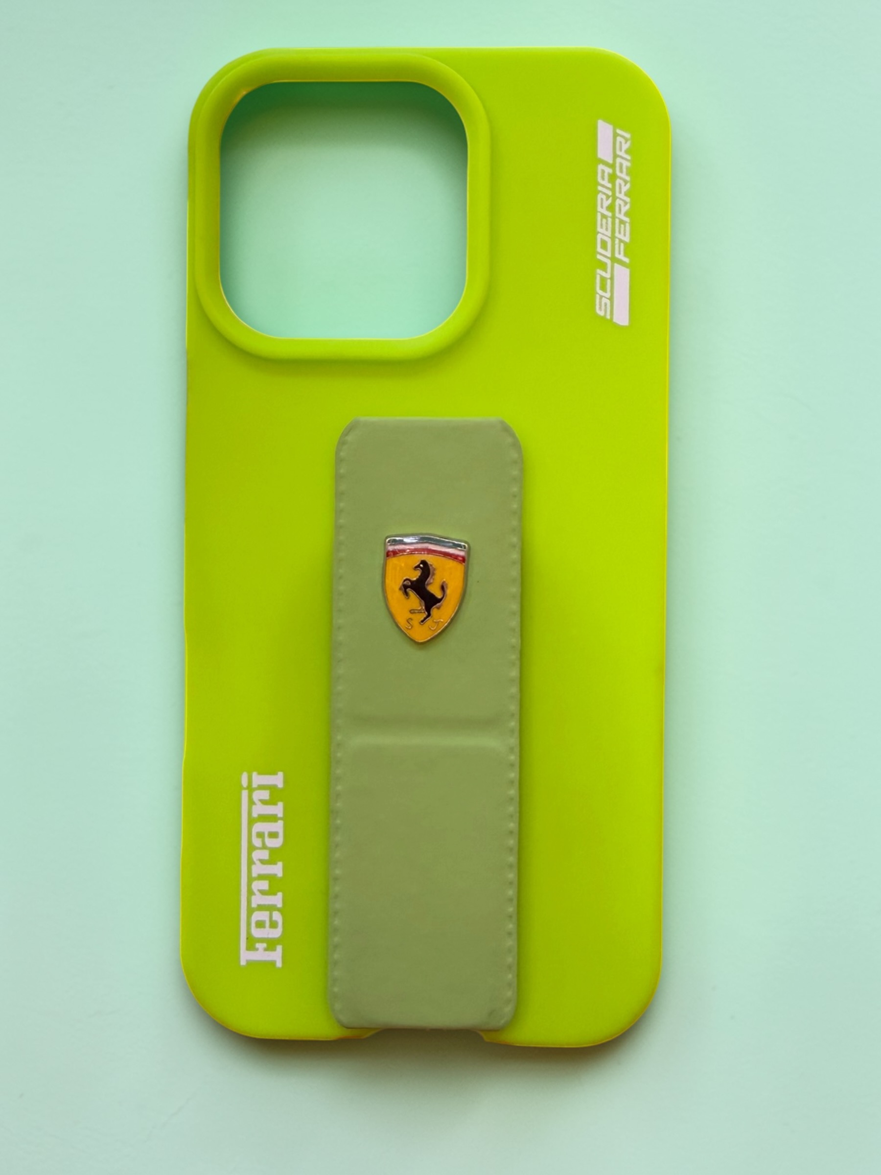 Iphone 16 Pro - Ferrari case - Green