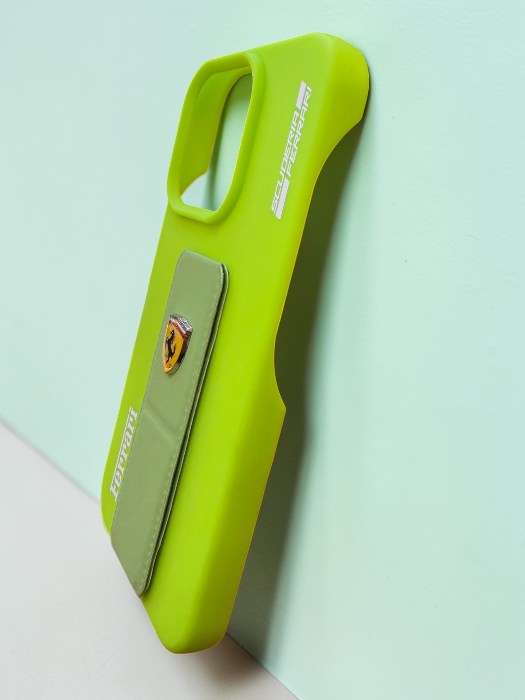 Iphone 16 Pro - Ferrari case - Green - Image 3