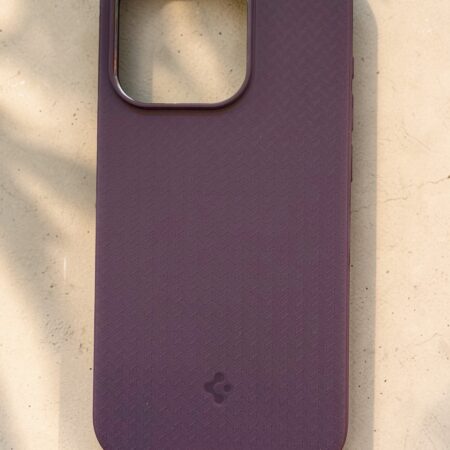 IPHONE 15 PRO - SPIGEN LEATHER CASE