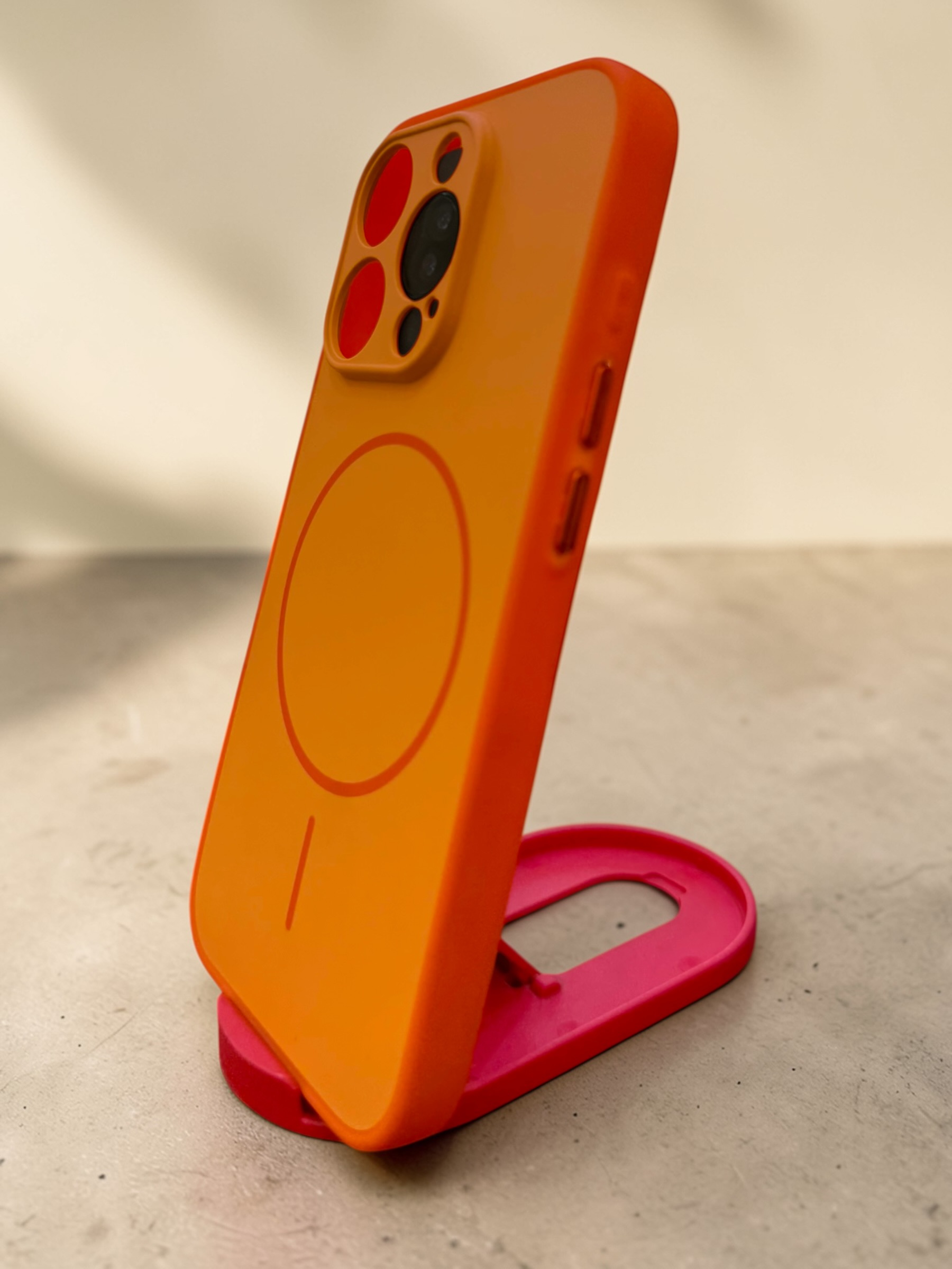 IPHONE 15 PRO - COLOURED MAGSAFE - Image 4
