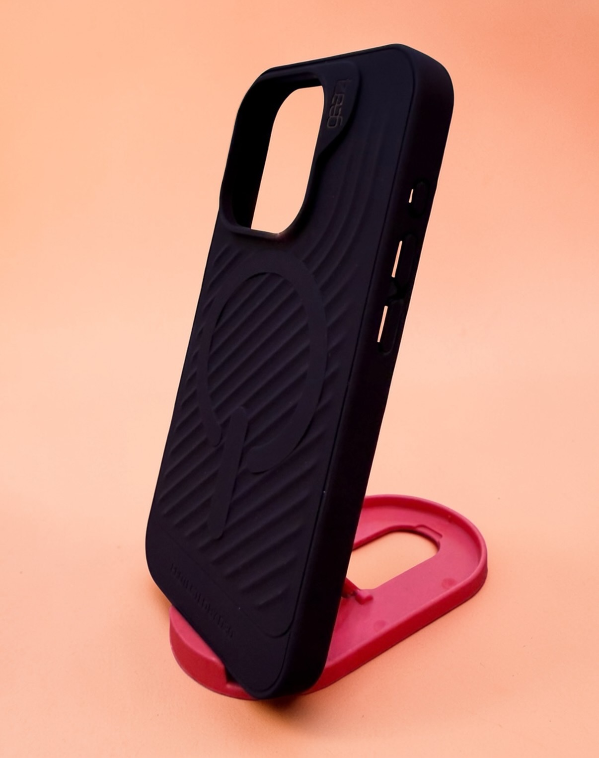 IPHONE 12 PRO MAX - SPIGEN BLACK LEATHER - Image 2
